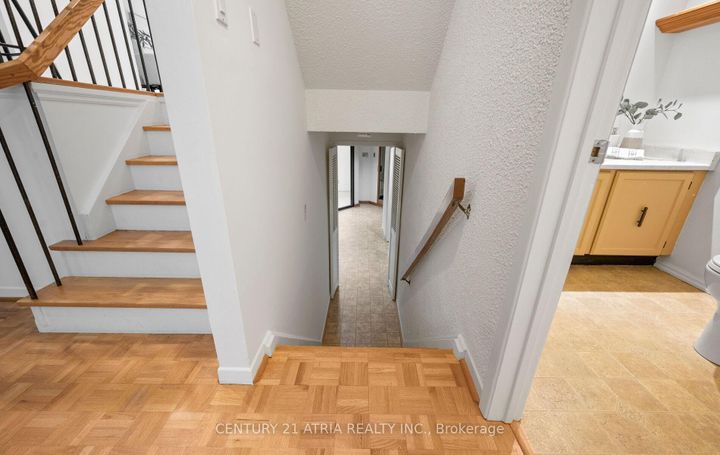 Photo 36 at 6128 Wabukayne Court, Meadowvale, Mississauga