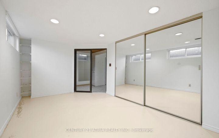 Photo 38 at 6128 Wabukayne Court, Meadowvale, Mississauga