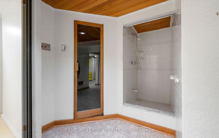 Photo 39 at 6128 Wabukayne Court, Meadowvale, Mississauga