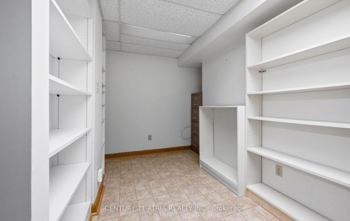 Photo 42 at 6128 Wabukayne Court, Meadowvale, Mississauga