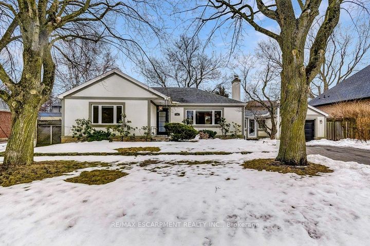 Photo 1 at 34 Oakley Court, Ancaster, Hamilton