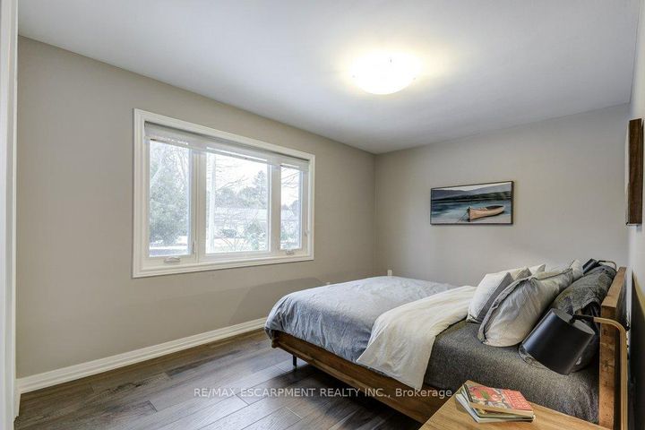 Photo 15 at 34 Oakley Court, Ancaster, Hamilton