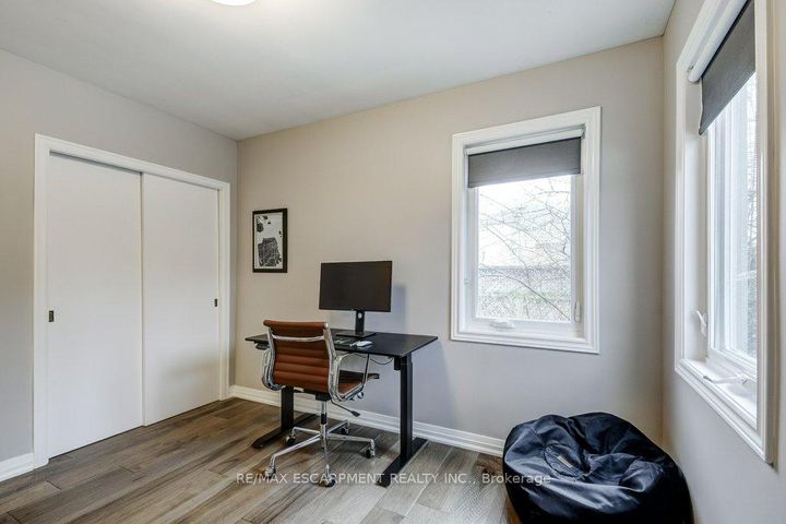 Photo 19 at 34 Oakley Court, Ancaster, Hamilton