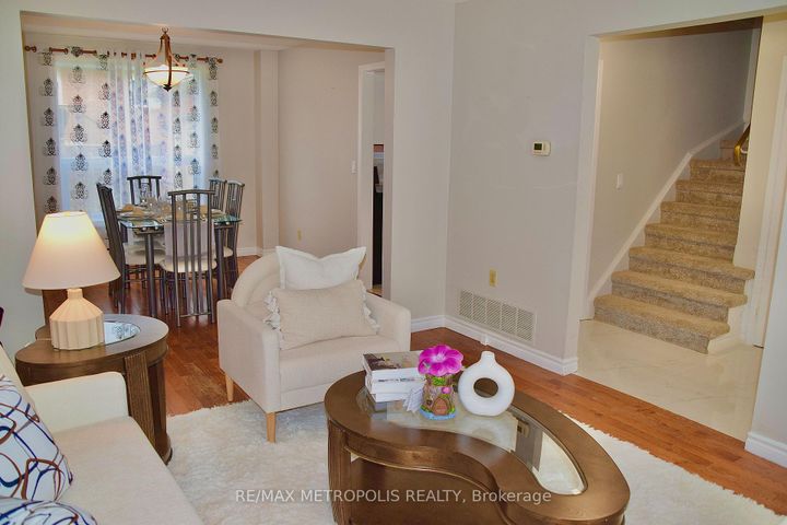 Photo 13 at 1405 Manitou Drive, Samac, Oshawa