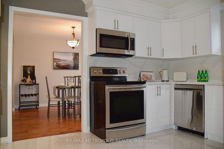 Photo 17 at 1405 Manitou Drive, Samac, Oshawa