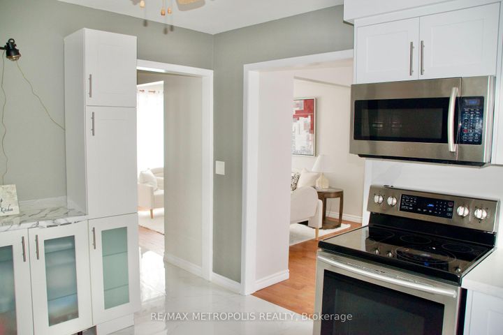 Photo 20 at 1405 Manitou Drive, Samac, Oshawa