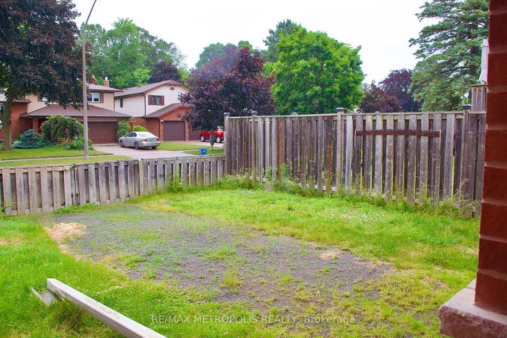 Photo 36 at 1405 Manitou Drive, Samac, Oshawa