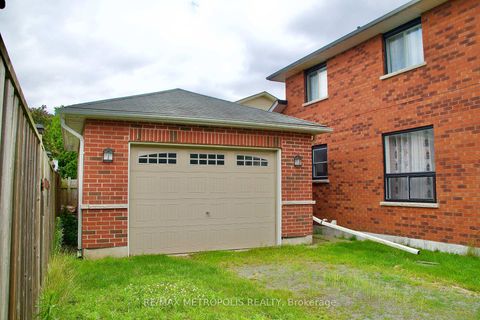 Photo 3 at 1405 Manitou Drive, Samac, Oshawa