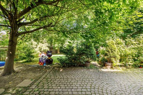 Photo 8 at 158 Murray Drive, Aurora Highlands, Aurora