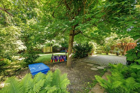 Photo 9 at 158 Murray Drive, Aurora Highlands, Aurora