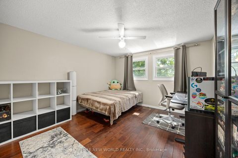 Photo 13 at 158 Murray Drive, Aurora Highlands, Aurora