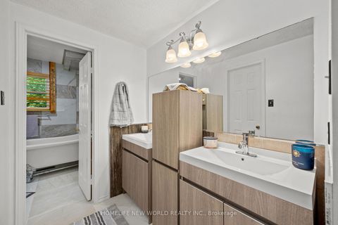 Photo 21 at 158 Murray Drive, Aurora Highlands, Aurora