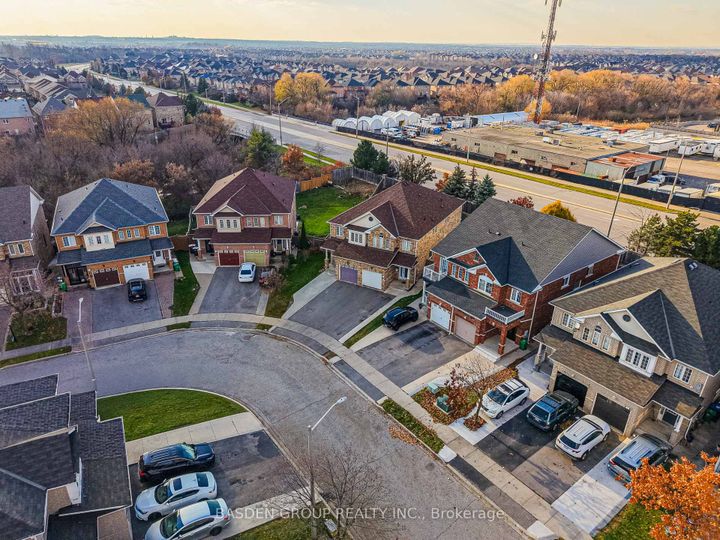 Photo 1 at 101 Eastview Gate, Bram East, Brampton