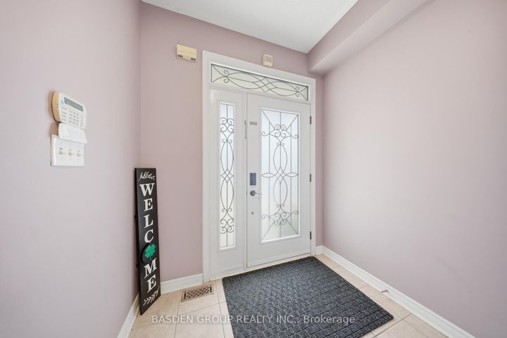 Photo 8 at 101 Eastview Gate, Bram East, Brampton