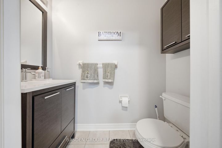 Photo 13 at 101 Eastview Gate, Bram East, Brampton