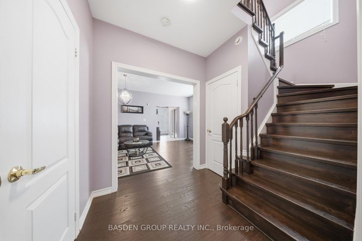 Photo 14 at 101 Eastview Gate, Bram East, Brampton
