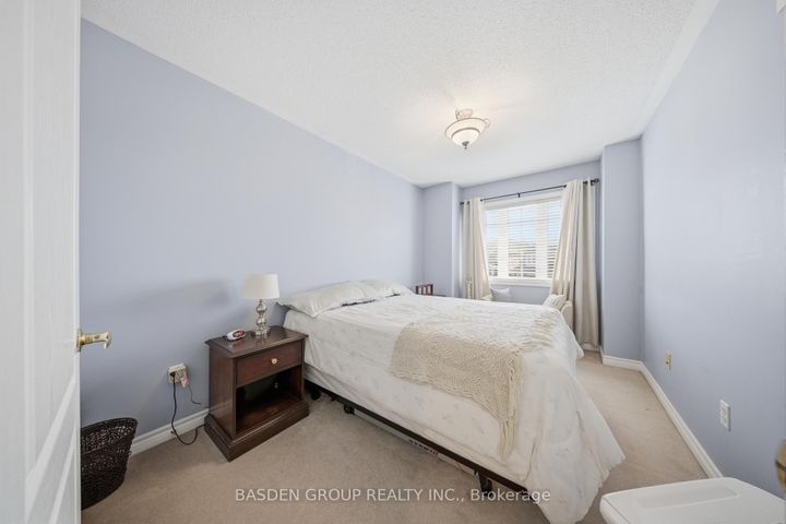 Photo 20 at 101 Eastview Gate, Bram East, Brampton