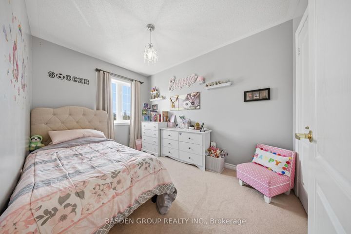 Photo 21 at 101 Eastview Gate, Bram East, Brampton