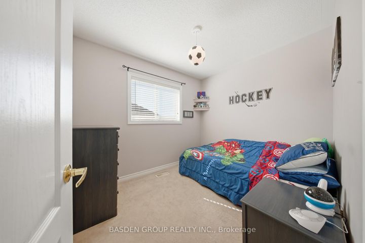 Photo 22 at 101 Eastview Gate, Bram East, Brampton