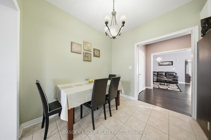 Photo 25 at 101 Eastview Gate, Bram East, Brampton