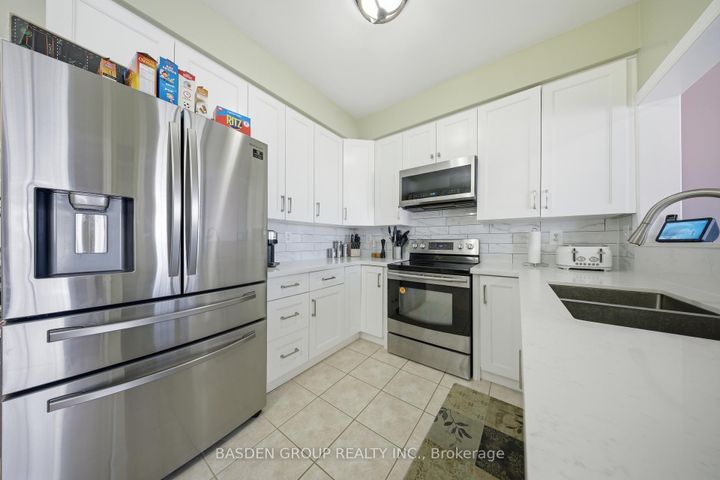 Photo 27 at 101 Eastview Gate, Bram East, Brampton
