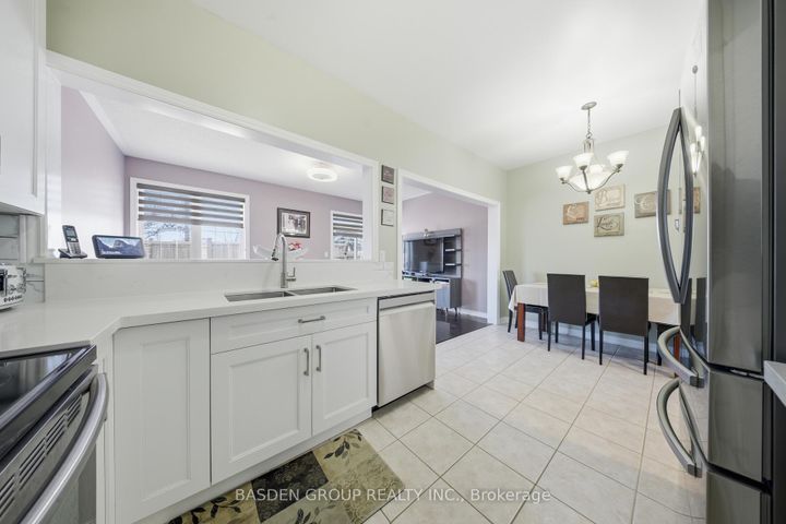 Photo 28 at 101 Eastview Gate, Bram East, Brampton