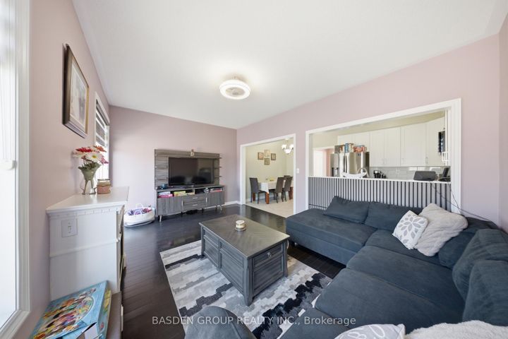 Photo 31 at 101 Eastview Gate, Bram East, Brampton