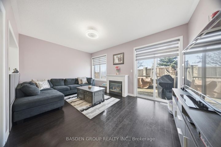 Photo 32 at 101 Eastview Gate, Bram East, Brampton