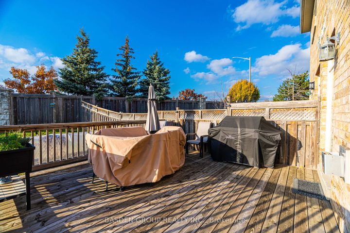 Photo 34 at 101 Eastview Gate, Bram East, Brampton