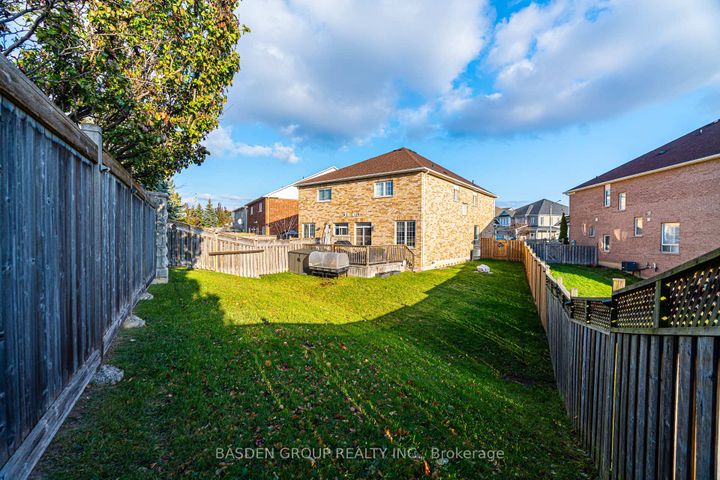 Photo 36 at 101 Eastview Gate, Bram East, Brampton