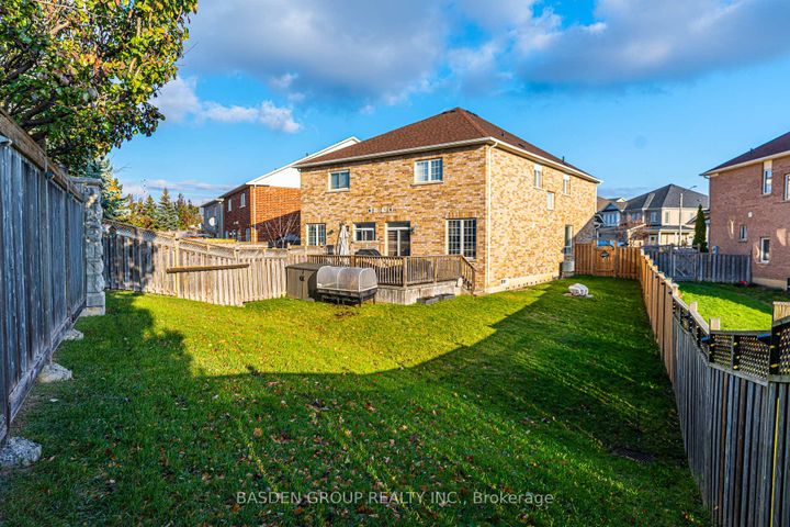 Photo 37 at 101 Eastview Gate, Bram East, Brampton