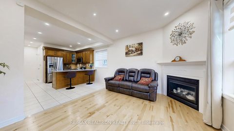 Photo 13 at 12 Launch Gate, Oak Ridges Lake Wilcox, Richmond Hill