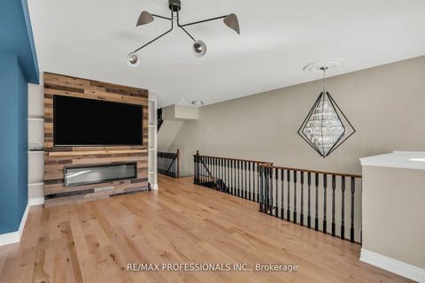 Photo 2 at 74 Dryden Way, Richview, Toronto