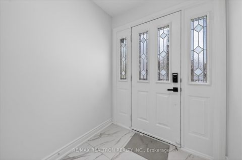 Photo 1 at 4 Grovenest Drive, Morningside, Toronto