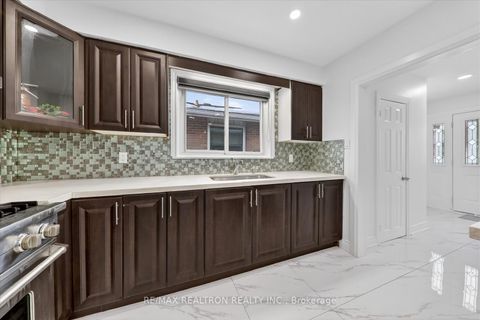 Photo 7 at 4 Grovenest Drive, Morningside, Toronto