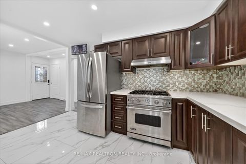 Photo 8 at 4 Grovenest Drive, Morningside, Toronto