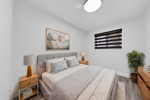 Photo 11 at 4 Grovenest Drive, Morningside, Toronto