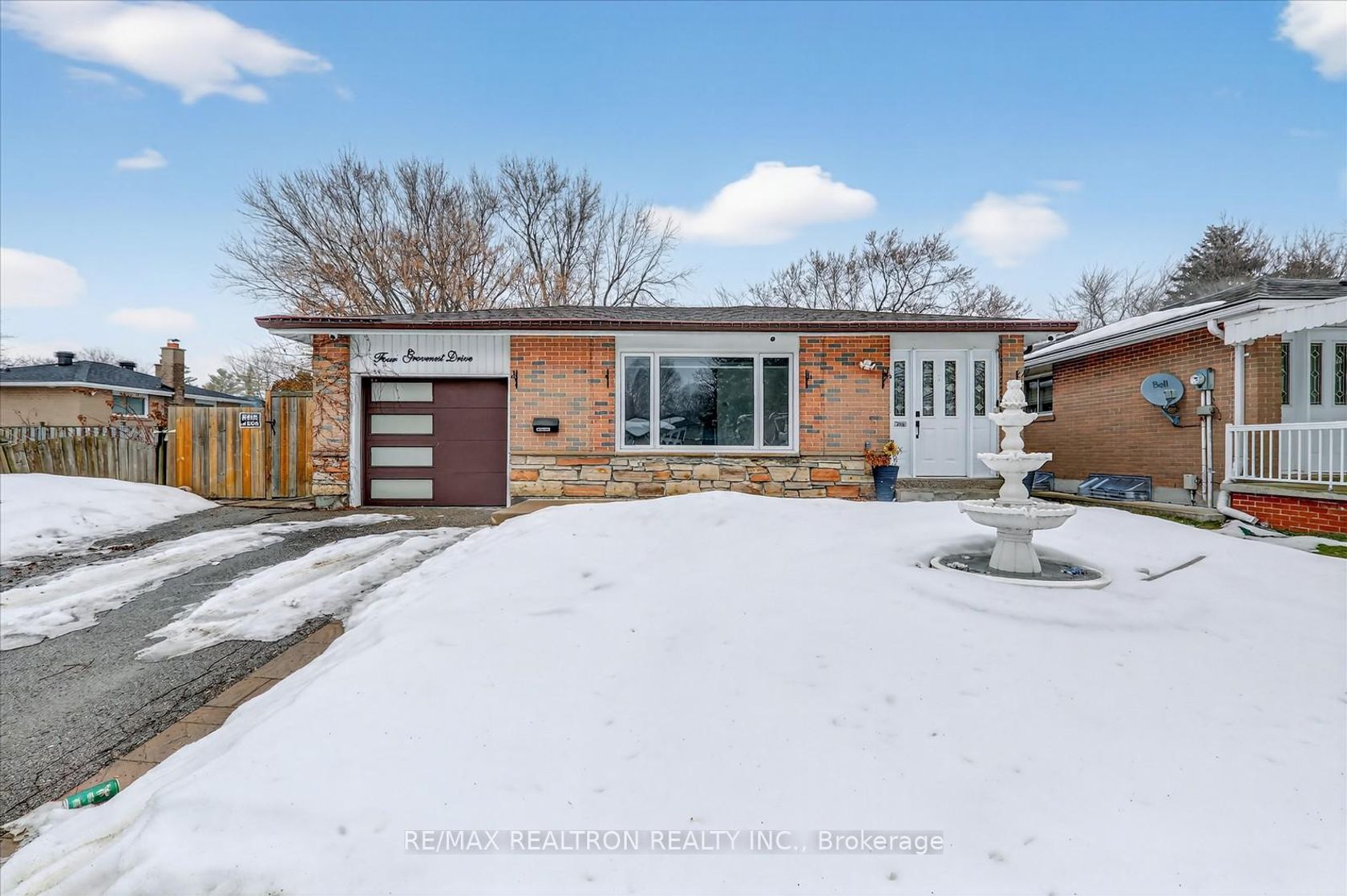 4 Grovenest Drive, Morningside, Toronto photo 7