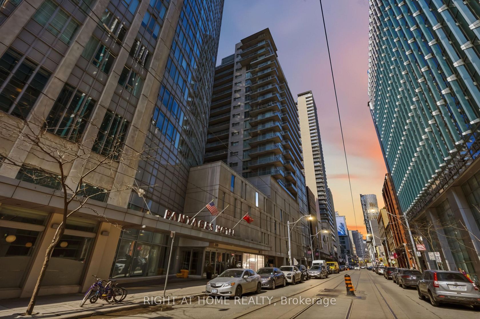 4106 - 210 Victoria Street, Yonge Corridor, Toronto by Loree Meneguzzi Real Estate 4106 - 210 Victoria Street, Yonge Corridor, Toronto
