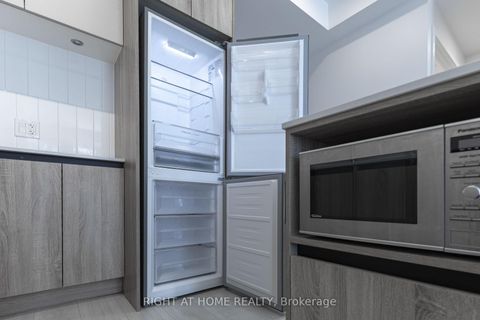 Photo 6 at 320 - 7950 Bathurst Street, Beverley Glen, Vaughan