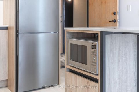 Photo 9 at 320 - 7950 Bathurst Street, Beverley Glen, Vaughan