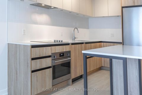 Photo 10 at 320 - 7950 Bathurst Street, Beverley Glen, Vaughan