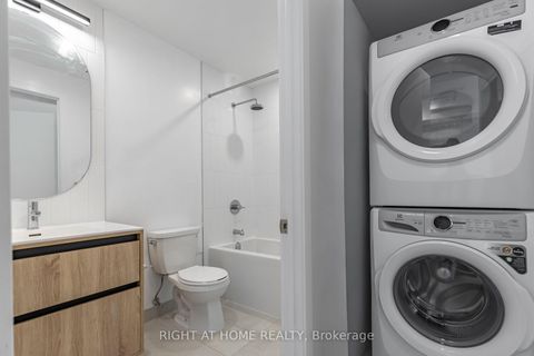 Photo 18 at 320 - 7950 Bathurst Street, Beverley Glen, Vaughan