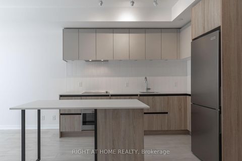 Photo 25 at 320 - 7950 Bathurst Street, Beverley Glen, Vaughan