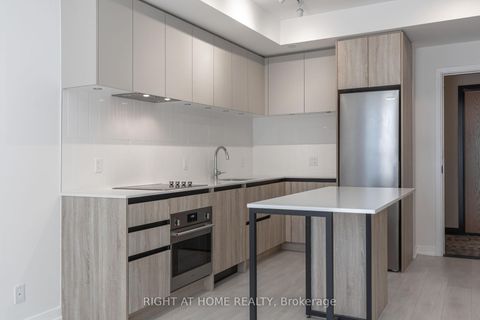 Photo 27 at 320 - 7950 Bathurst Street, Beverley Glen, Vaughan