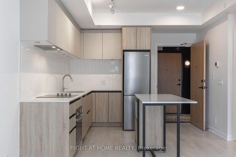 Photo 30 at 320 - 7950 Bathurst Street, Beverley Glen, Vaughan