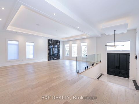 Photo 6 at 12 Canal Street, Keswick South, Georgina