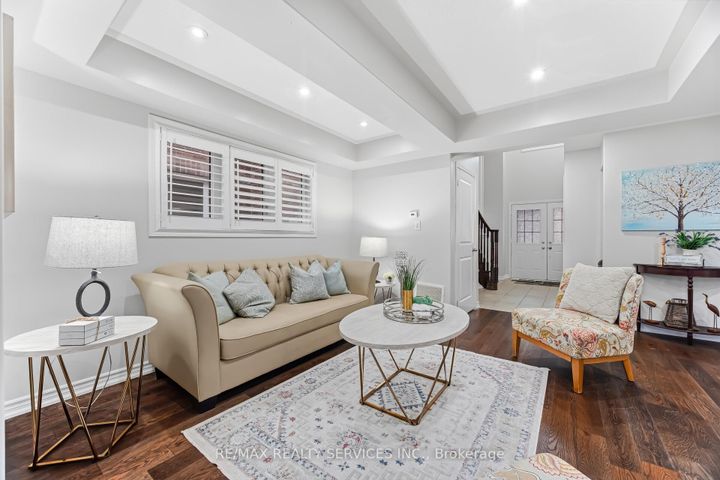 Photo 5 at 31 MIRACLE Trail, Northwest Brampton, Brampton