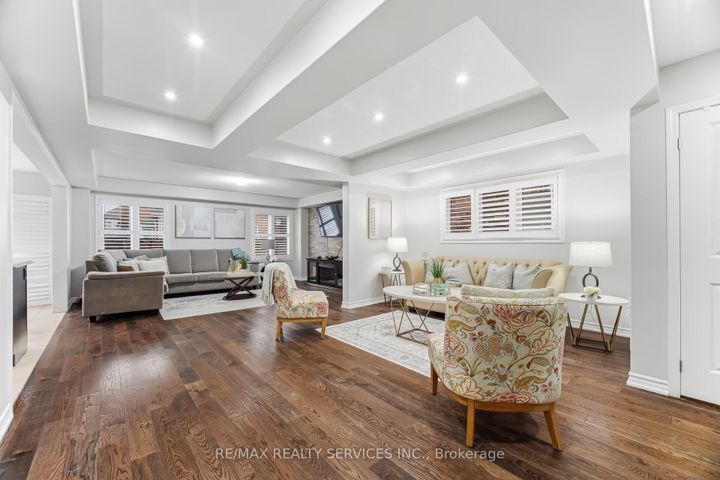 Photo 8 at 31 MIRACLE Trail, Northwest Brampton, Brampton