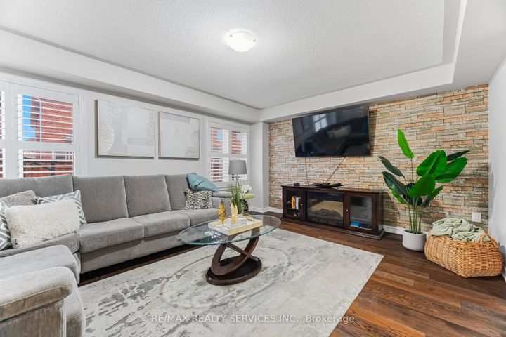 Photo 10 at 31 MIRACLE Trail, Northwest Brampton, Brampton